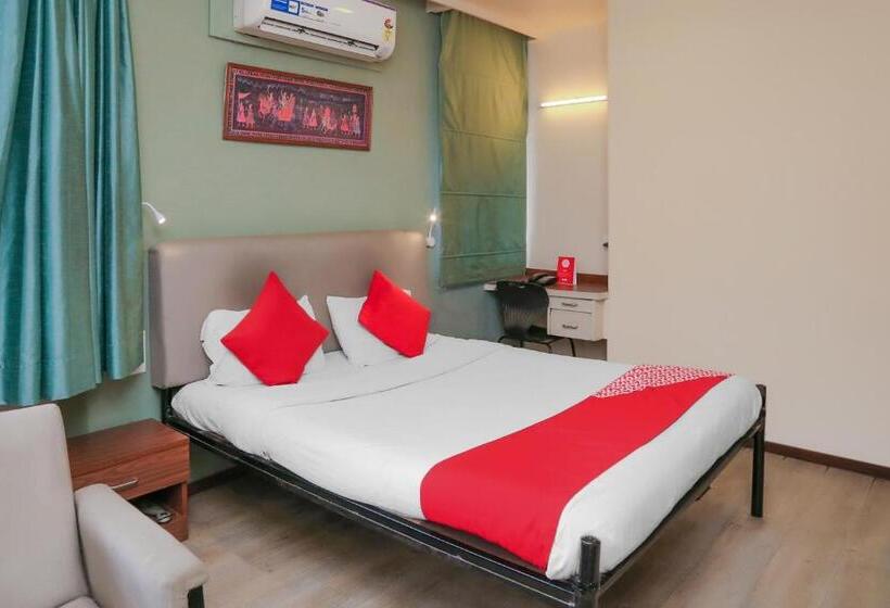 スタンダードルーム, Super Collection O Pearl Near Shaniwar Wada