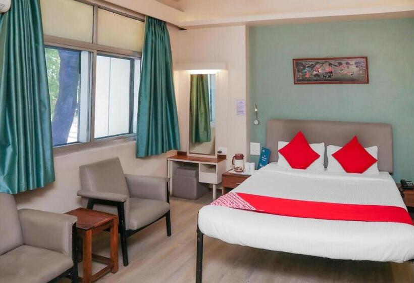 スタンダードルーム, Super Collection O Pearl Near Shaniwar Wada