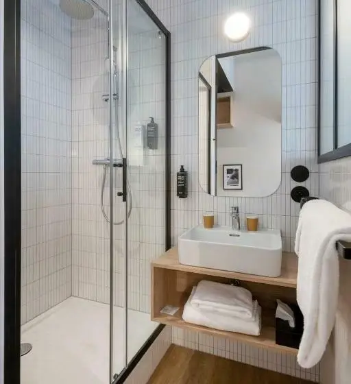 バルコニー付きスタンダードルーム, Ibis Styles Namur