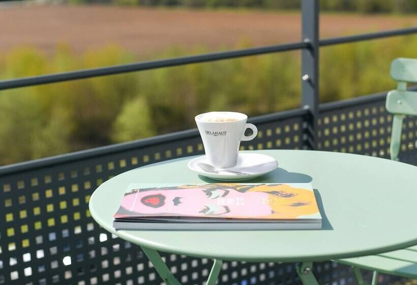 Comfort room with balcony, Ibis Styles Namur