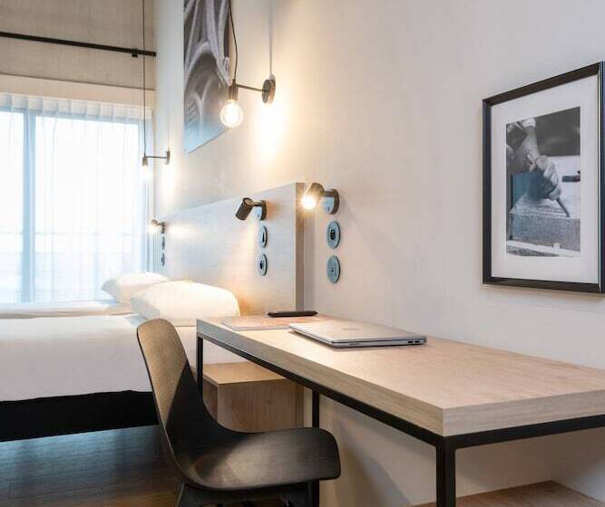 Comfort room with balcony, Ibis Styles Namur