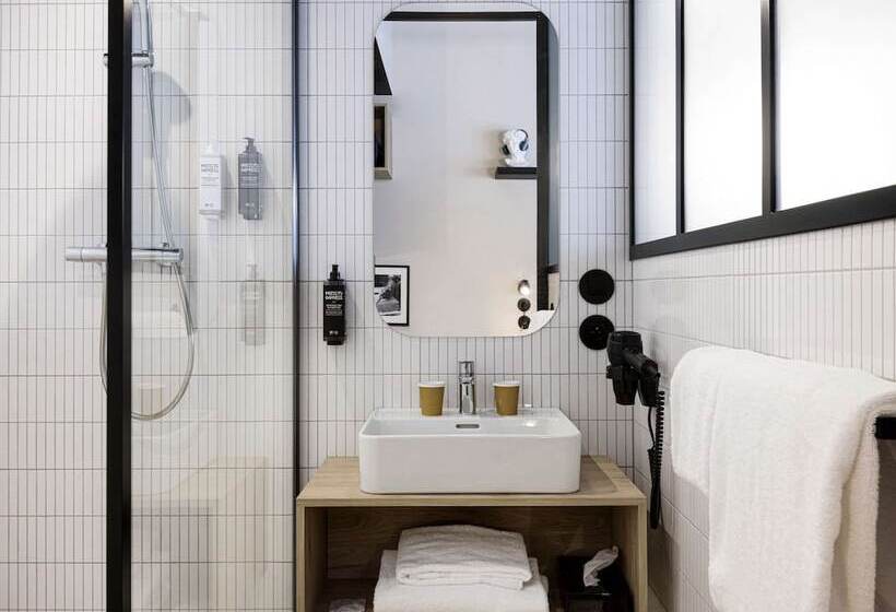 Comfort room with balcony, Ibis Styles Namur