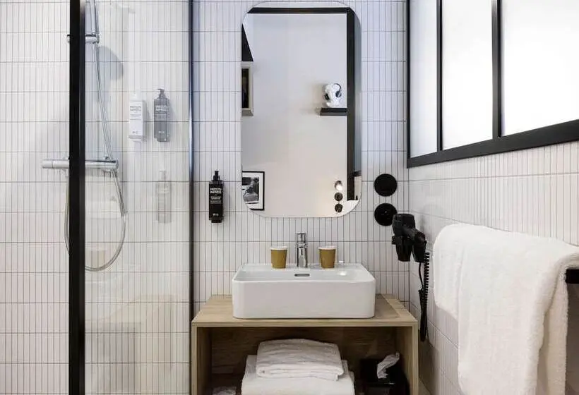 Comfort room with balcony, Ibis Styles Namur