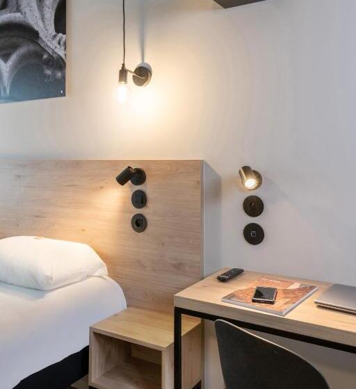 Comfort room with balcony, Ibis Styles Namur
