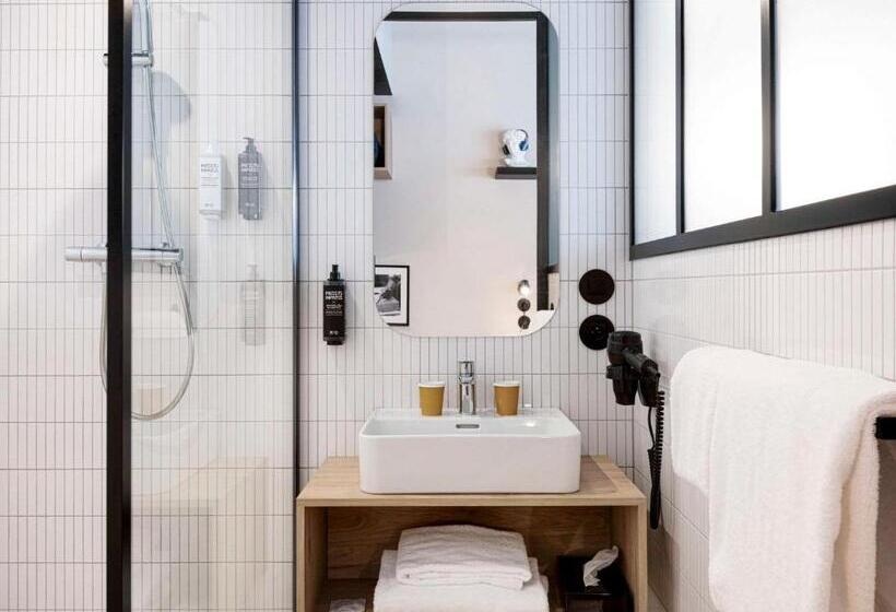 Comfort room with balcony, Ibis Styles Namur