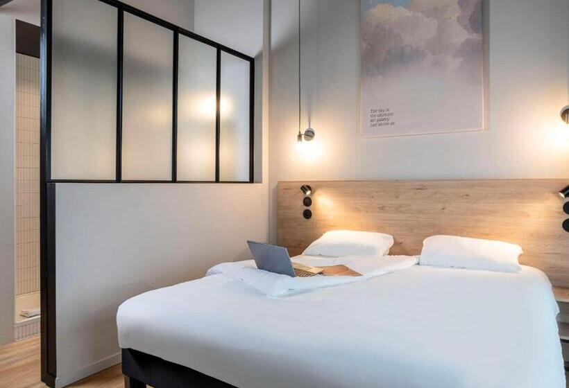 Comfort room with balcony, Ibis Styles Namur