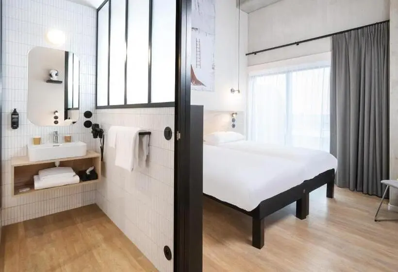 バルコニー付きスタンダードルーム, Ibis Styles Namur