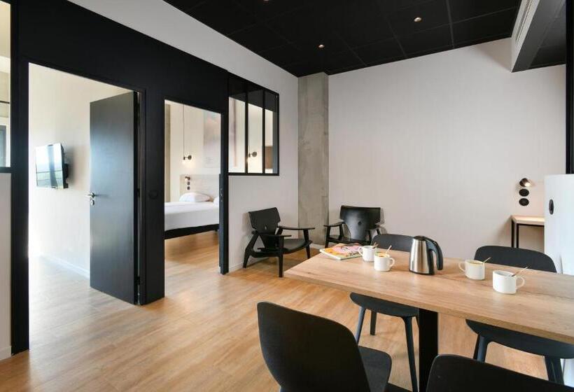 דירה בת חדר שינה 1 עם מרפסת, Ibis Styles Namur