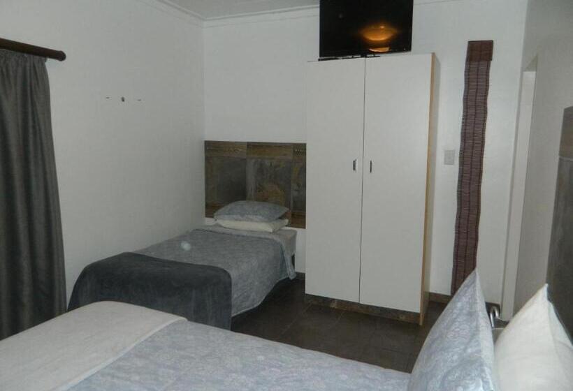 اتاق خانوادگی با چشم‌انداز باغ, Aub Guesthouse   Mariental