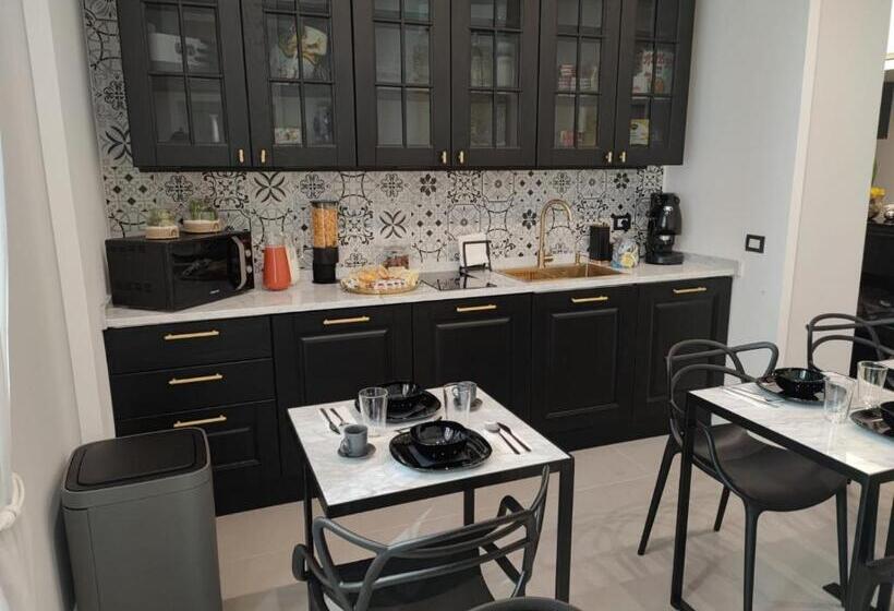 اتاق استاندارد با تخت بزرگ, L'infinito 88 Charmant Rooms