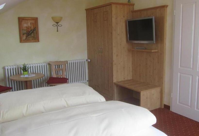 带景观的三人标准房间, Weinhaus Paradies