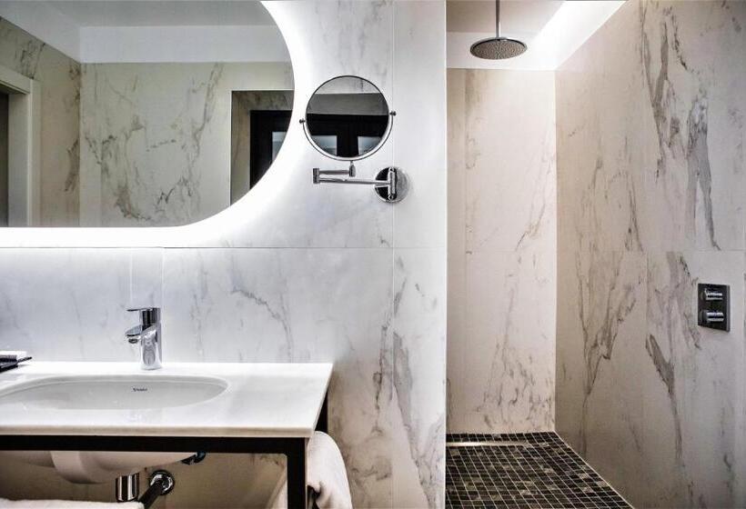 سوئیت جونیور با تخت بزرگ, Sofraga Palacio