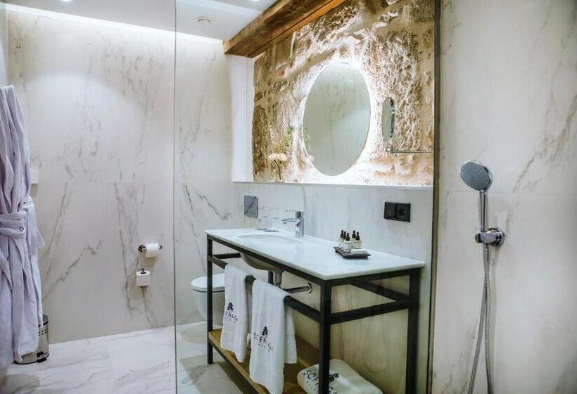 سوئیت با تخت بزرگ, Sofraga Palacio