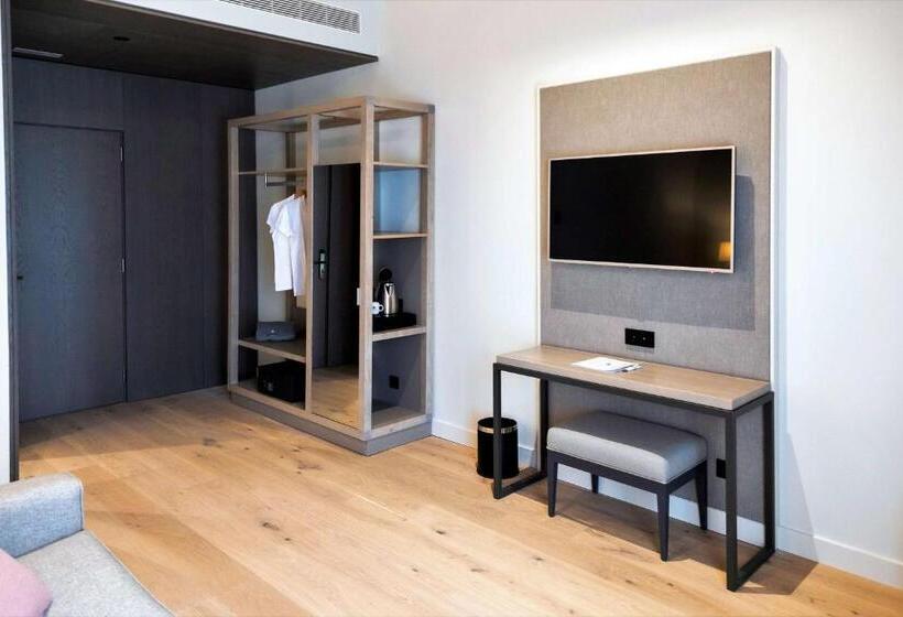 اتاق پرمیوم, Sofraga Palacio