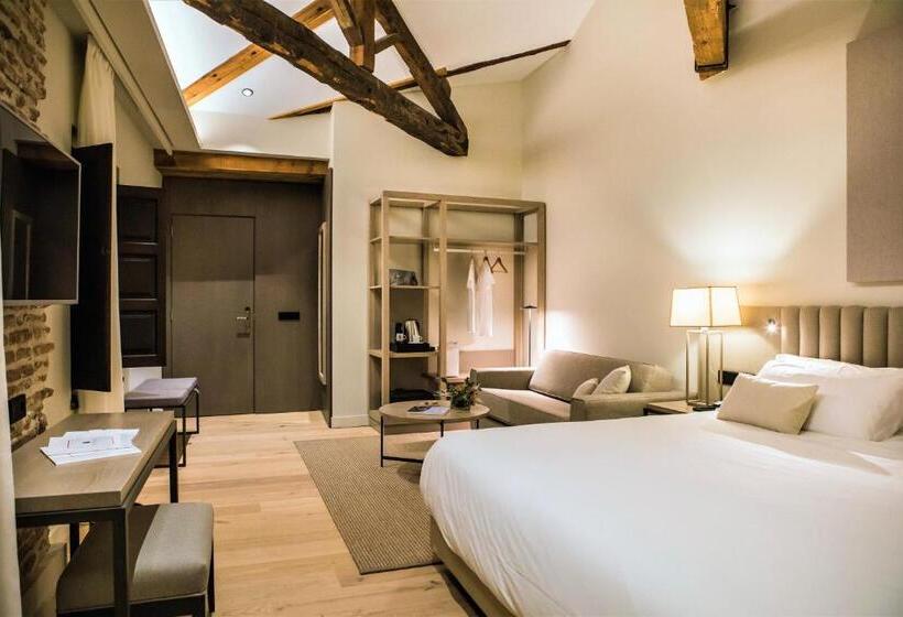 سوئیت جونیور با تخت بزرگ, Sofraga Palacio