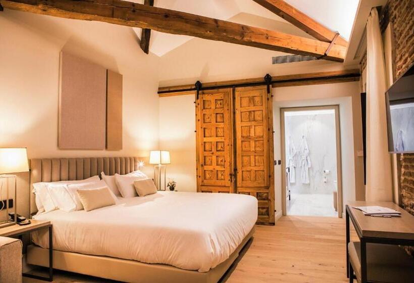 سوئیت جونیور با تخت بزرگ, Sofraga Palacio