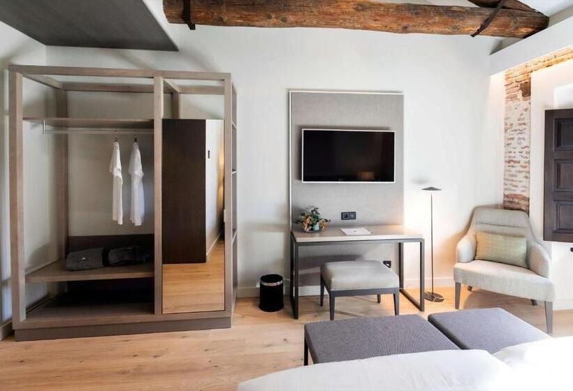 اتاق سوپریور, Sofraga Palacio