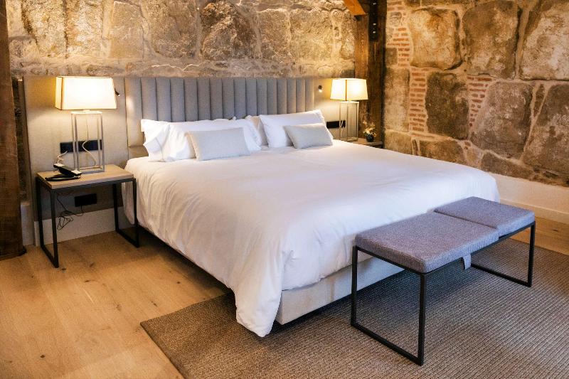 سوئیت با تخت بزرگ, Sofraga Palacio