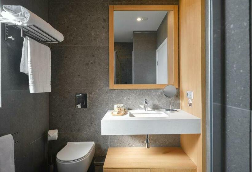 غرفة قياسية مطلّة علي البحر, Viva Mare Beach Hotel By Santa Marina