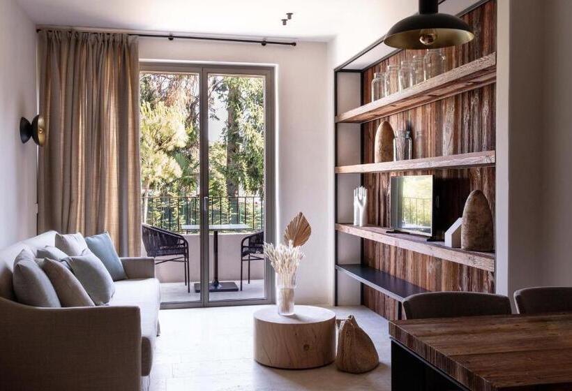 1 Bedroom Apartment Lake View, Laqua By The Lake