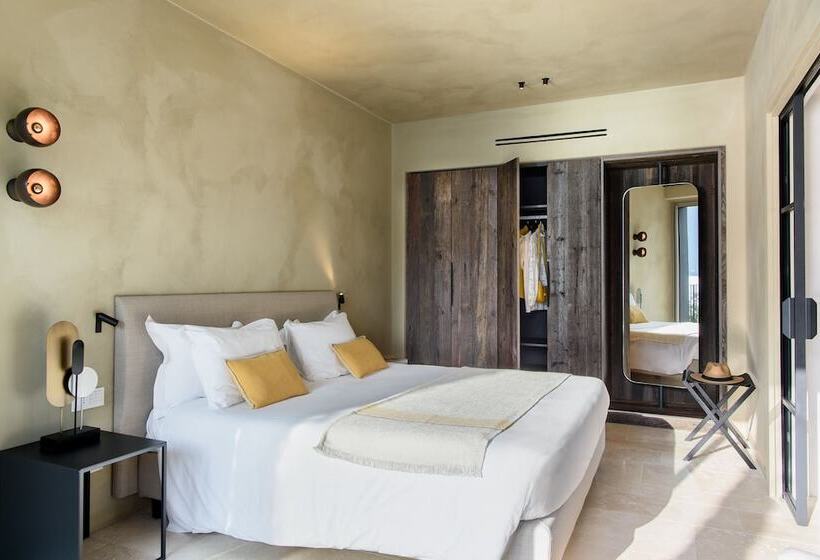 Suite with lake view, Laqua By The Lake