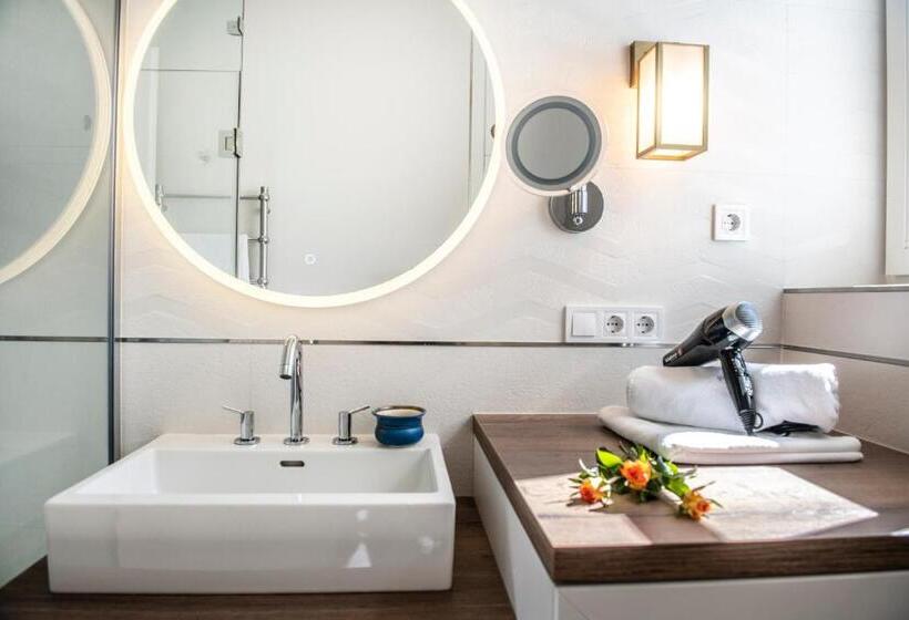 可观景的套房, Balalake Resort