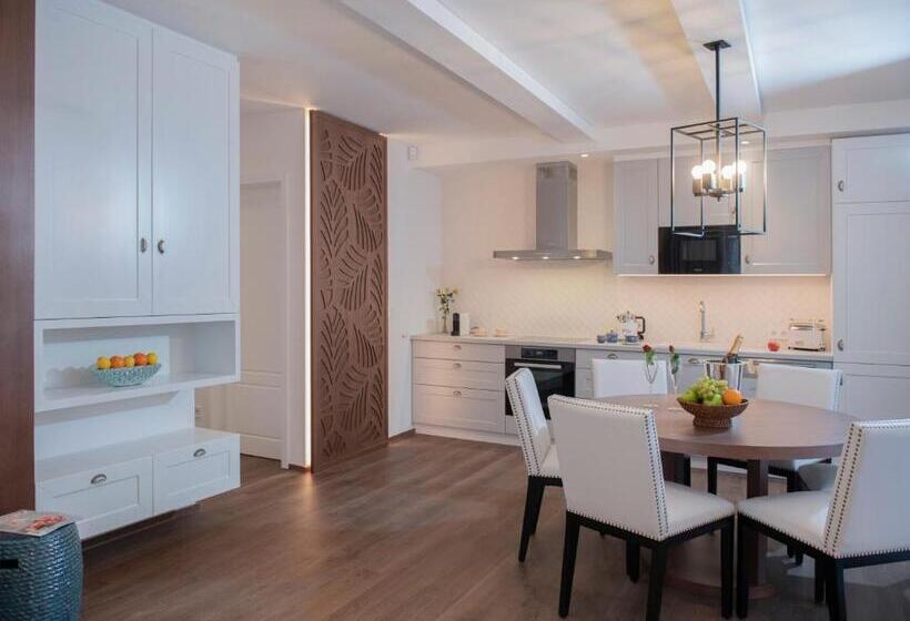 带露台的套间, Balalake Resort