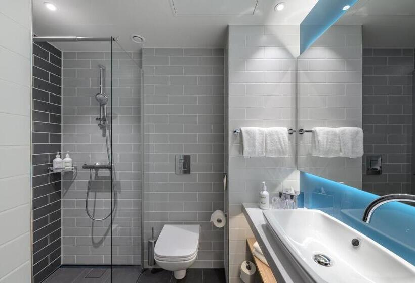 스탠다드 룸 더블 침대, Holiday Inn Express   Fulda, An Ihg