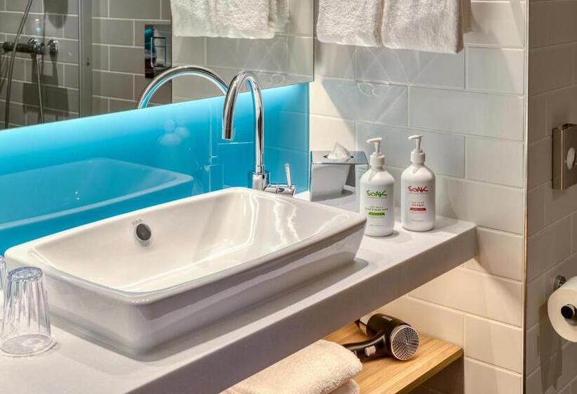 스탠다드 룸 더블 침대, Holiday Inn Express   Fulda, An Ihg