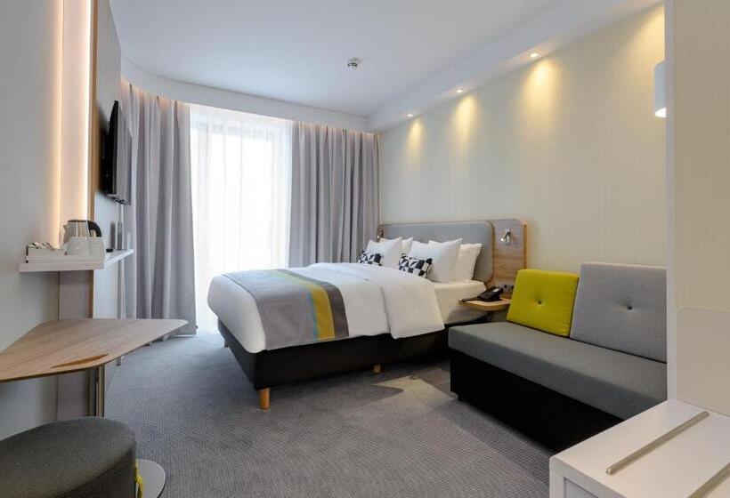 스탠다드 룸 더블 침대, Holiday Inn Express   Fulda, An Ihg