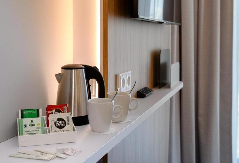 Номер Стандарт Адаптированный для Инвалидов, Holiday Inn Express   Fulda, An Ihg