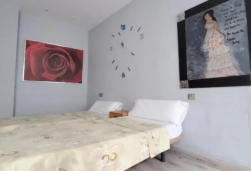 اتاق اکونومی, Hostal Martes Cáceres Plaza Mayor   Tercer Piso Sin Ascensor