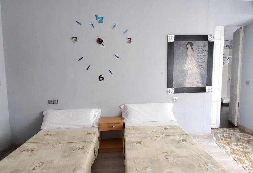 اتاق اکونومی, Hostal Martes Cáceres Plaza Mayor   Tercer Piso Sin Ascensor