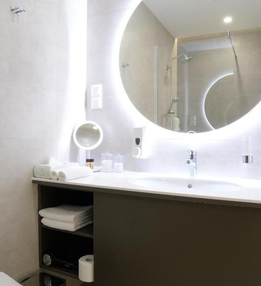 디럭스 룸 킹사이즈 침대, Premier Hotel Miskolc