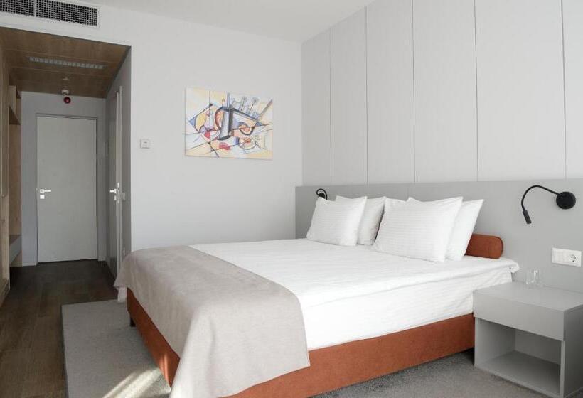 디럭스 룸 킹사이즈 침대, Premier Hotel Miskolc