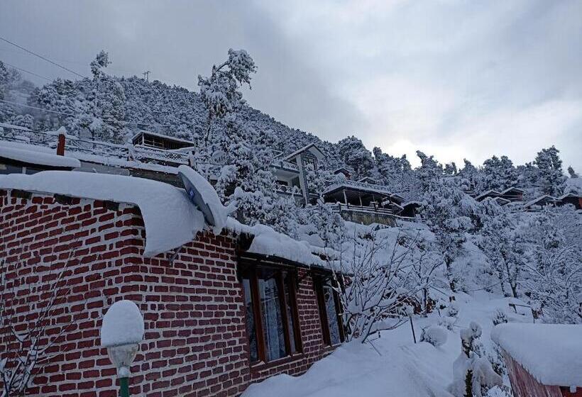 اتاق سوپریور چهار تخته, The Hillans Resort & Cottages