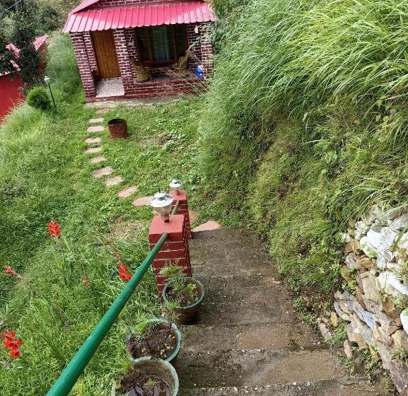 اتاق سوپریور چهار تخته, The Hillans Resort & Cottages