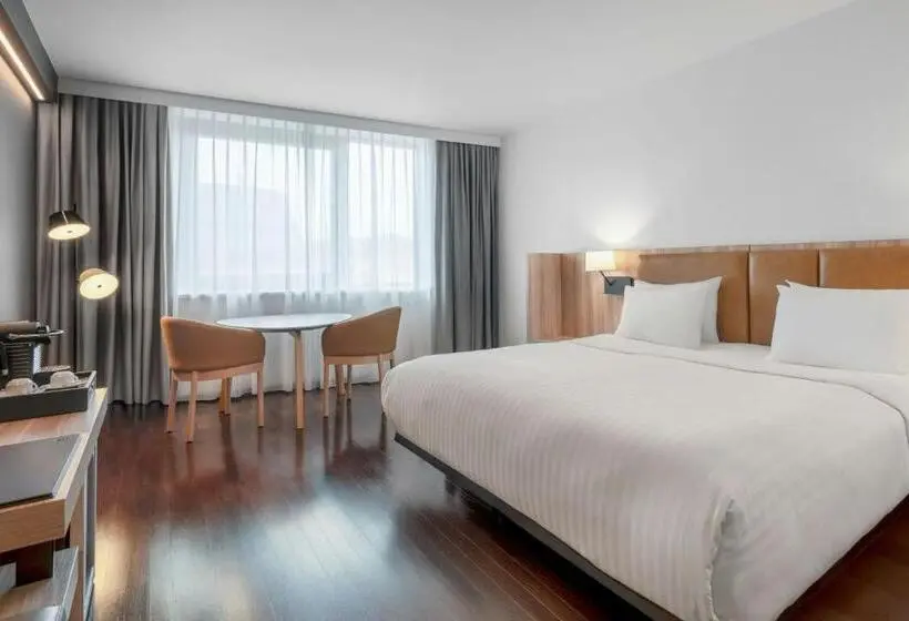 اتاق سوپریور با تخت بزرگ, Ac Hotel By Marriott Bratislava Old Town