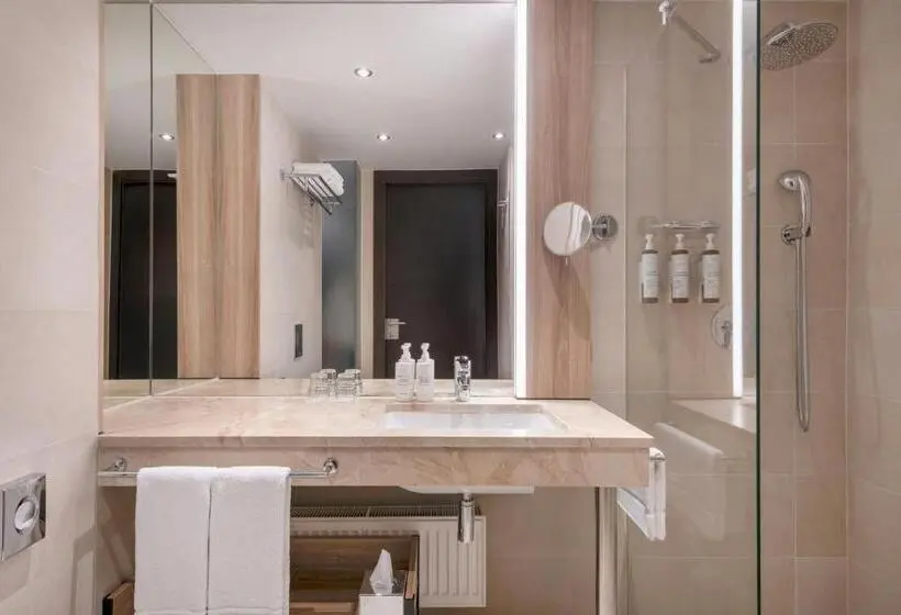 اتاق سوپریور با تخت بزرگ, Ac Hotel By Marriott Bratislava Old Town