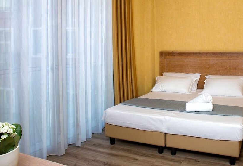 标准单人间, Grand Hotel Yachting Palace