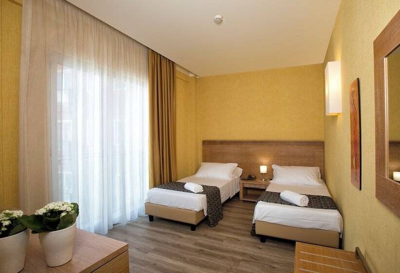 标准间, Grand Hotel Yachting Palace