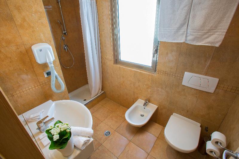 标准间, Grand Hotel Yachting Palace