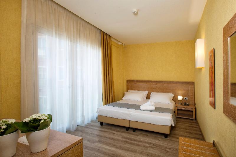 标准单人间, Grand Hotel Yachting Palace