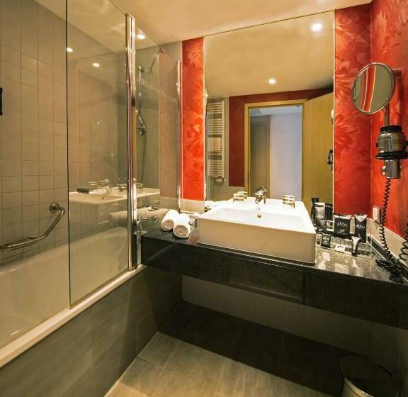 اتاق استاندارد سه نفره, Abba Berlin