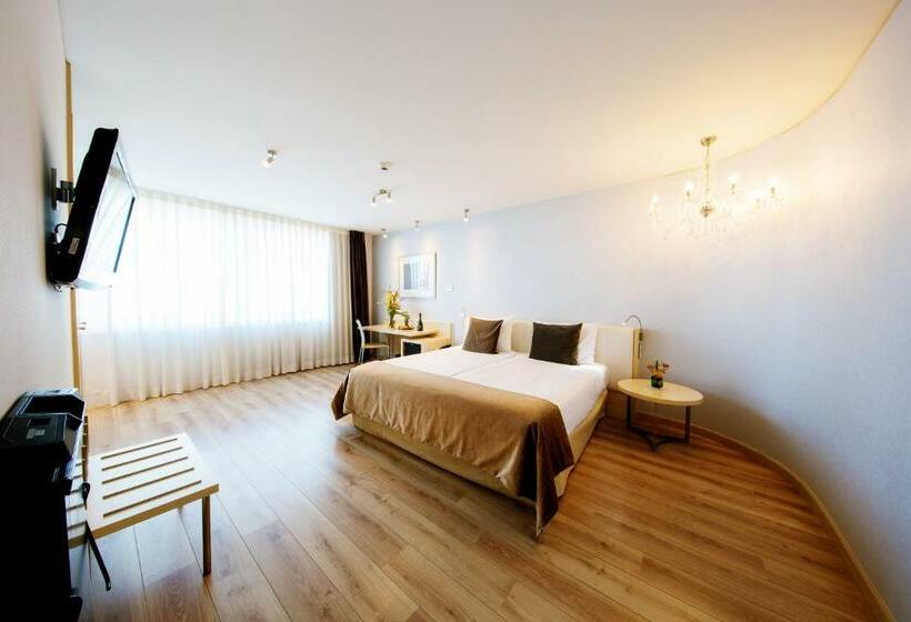 اتاق خانوادگی, Abba Berlin