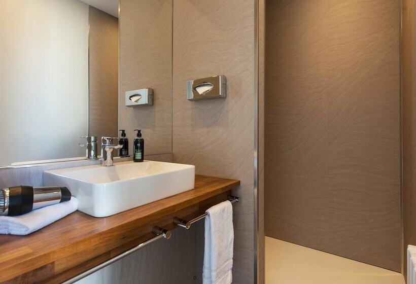 חדר סטנדרט מיטה זוגית נוף לים, Best Western Hotel De La Plage Saint Marc Sur Mer