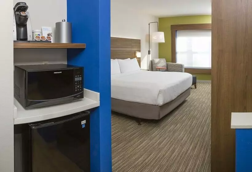 スイート, Holiday Inn Express Hotel & Suites White River Junction, An Ihg