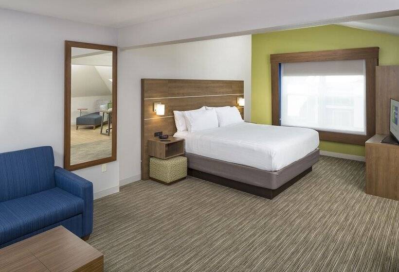 سوییت, Holiday Inn Express Hotel & Suites White River Junction, An Ihg