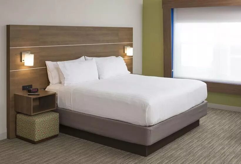 スイート, Holiday Inn Express Hotel & Suites White River Junction, An Ihg