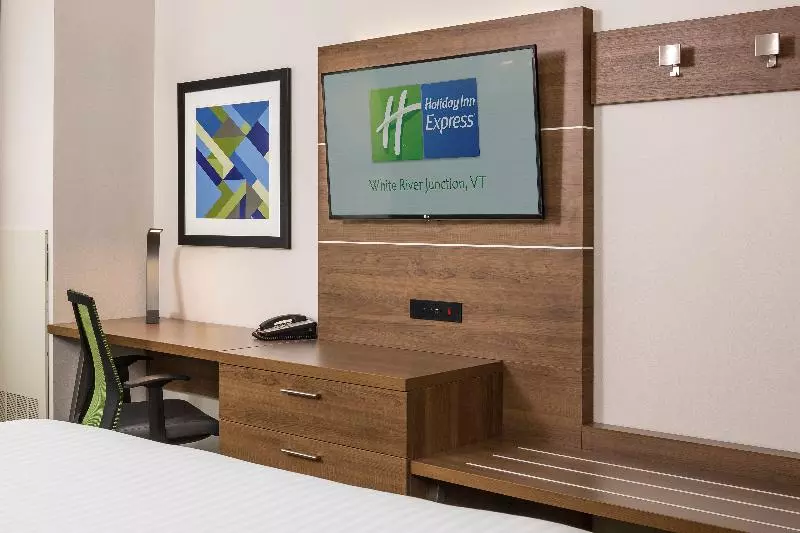 キングサイズベッドのスタンダードルーム, Holiday Inn Express Hotel & Suites White River Junction, An Ihg